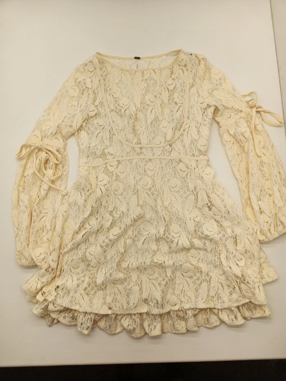 Free People Women's Ivory Floral Lace Mini Dress Boho Long Sleeve Tie Sleeve